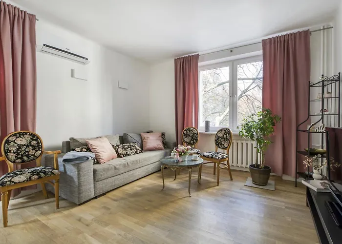 Warsaw City Center Apartment